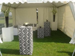 Quadro Stehtisch klein mit Husse Paisly 0